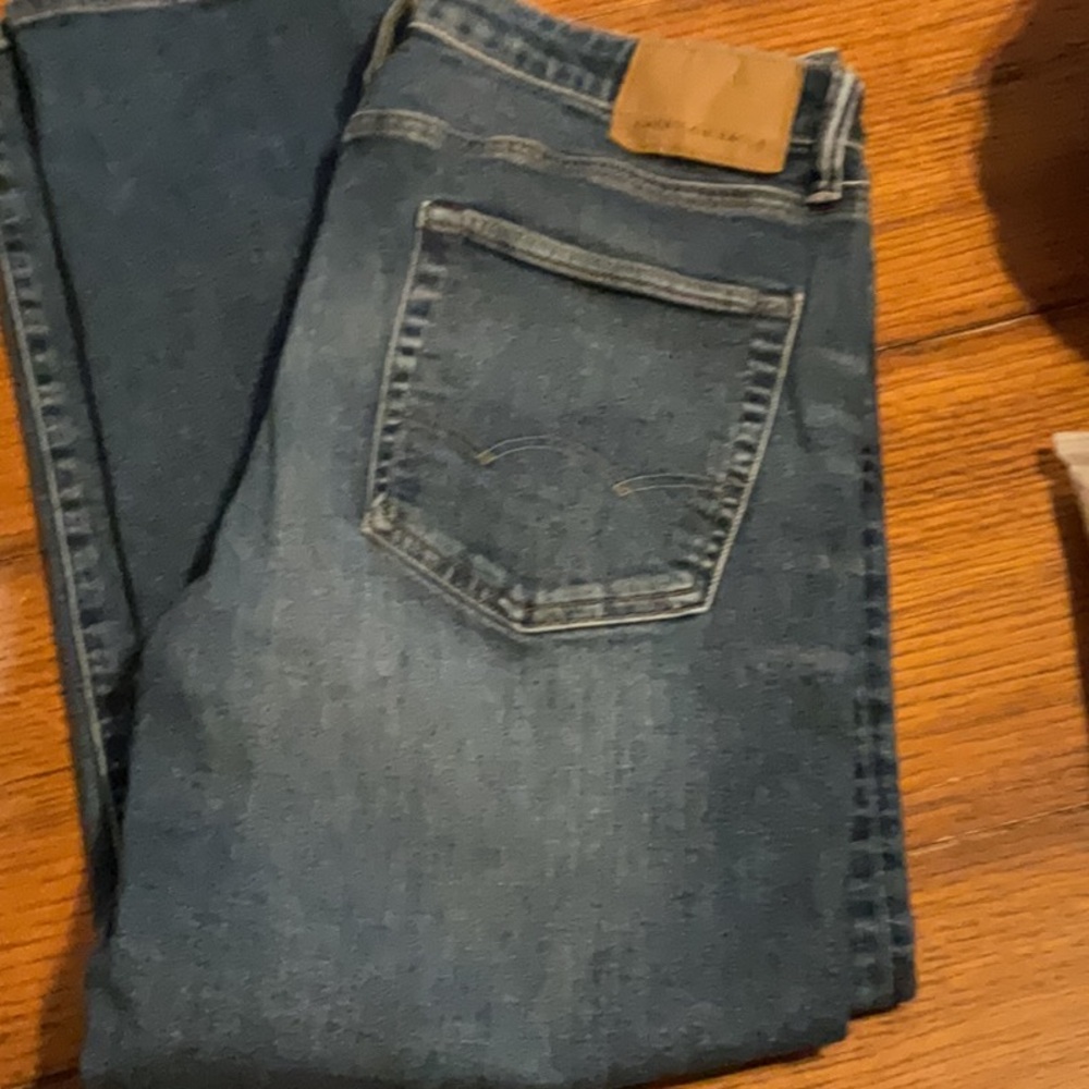 Gently used men’s American Eagle air flex jeans size 33 x 32 athletic straight